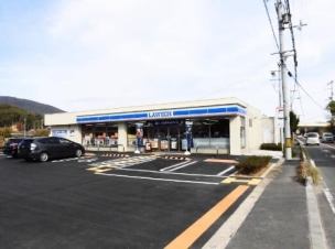 【コンビニ】ローソン生駒小平尾町店 611m 周辺環境
