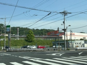 【コンビニ】ファミリーマート近鉄東山駅前店 1017m 周辺環境